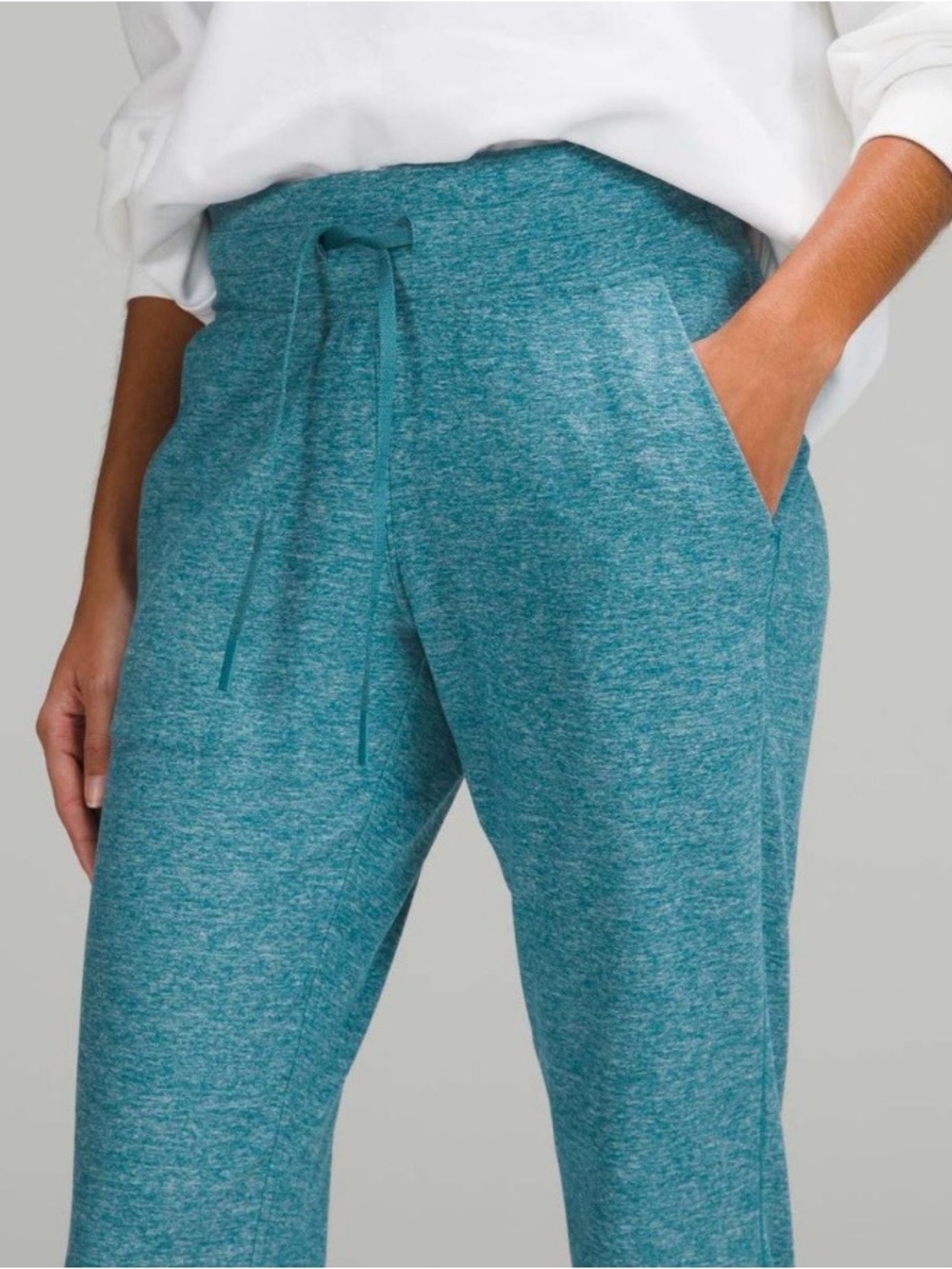 Lululemon Ready to Rulu High-Rise Jogger
Heathered Capture Blue, Size 14